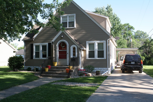 217 E Hamilton Ave, Watseka, IL 60970 photo 1