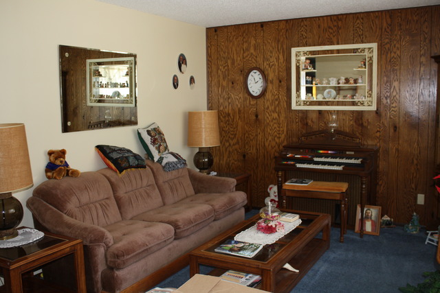 1663 Hill Dr, Dixon, IL 61021 photo 2