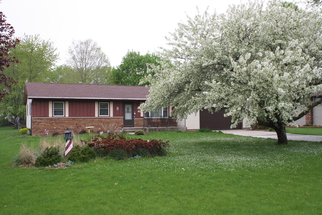 1663 Hill Dr, Dixon, IL 61021 photo 1
