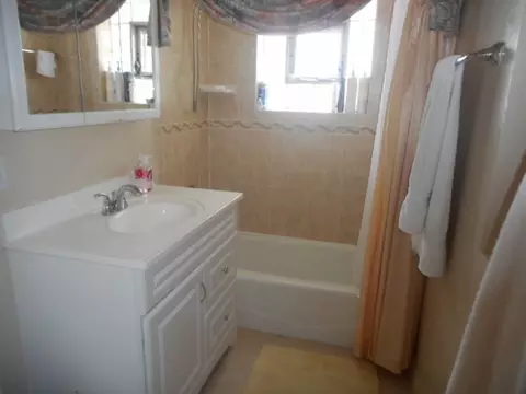 108 E Devon Ave, Roselle, IL 60172 photo 10