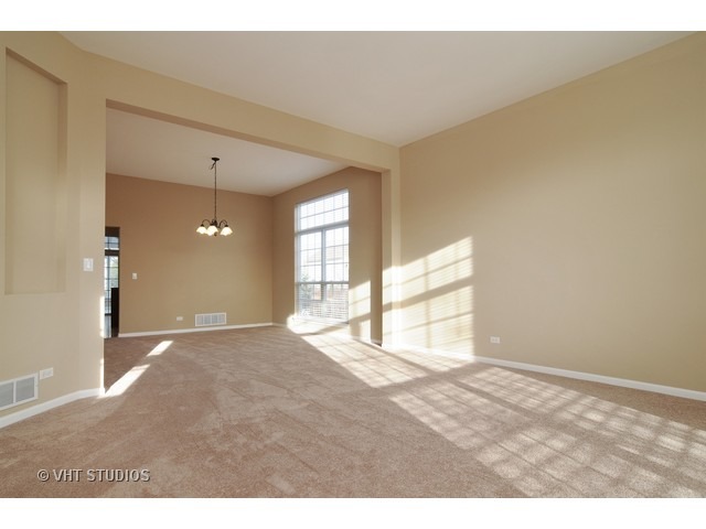 16 Bridlepath Dr, Lake Villa, IL 60046 photo 2