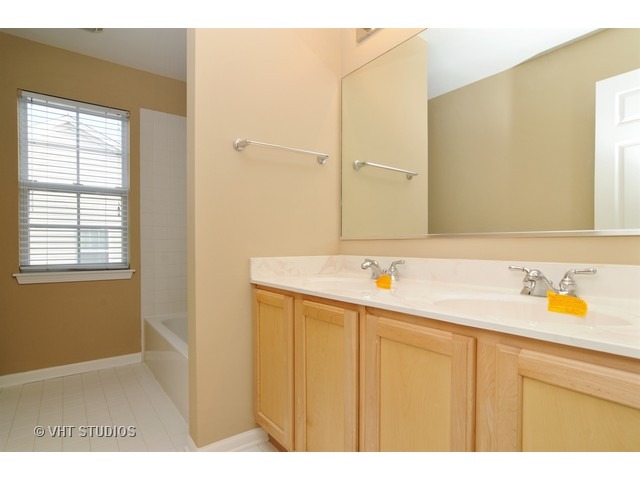 16 Bridlepath Dr, Lake Villa, IL 60046 photo 9