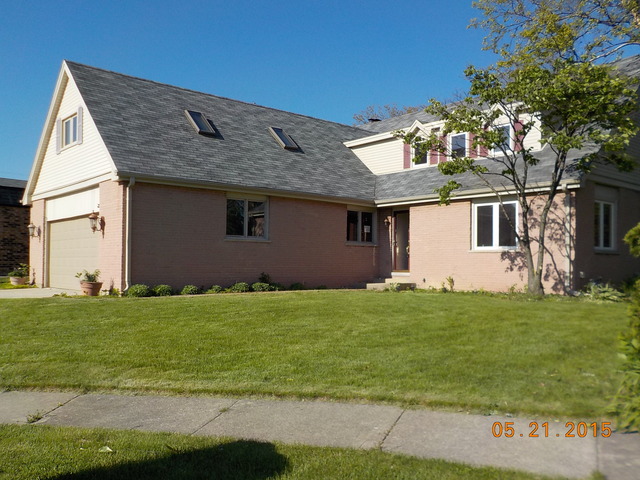 239 S Radcliffe Ave, Des Plaines, IL 60016 photo 2