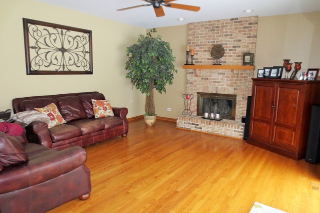 1216 Ardmore Dr, Cary, IL 60013 photo 6