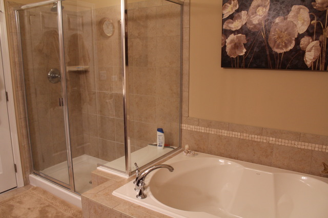1013 Riviera Dr, Elgin, IL 60124 photo 5