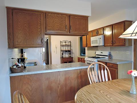 2307 Richmond Dr, Wheaton, IL 60189 photo 6