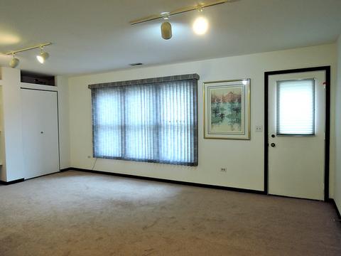 2307 Richmond Dr, Wheaton, IL 60189 photo 9