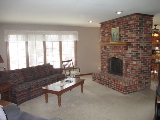 1933 185th St, Lansing, IL 60438 photo 2