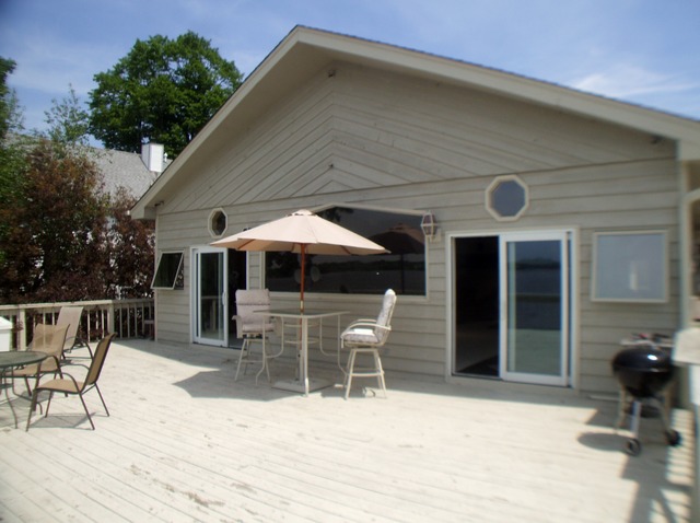 130 Eagle Point Rd, Fox Lake, IL 60020 photo 1