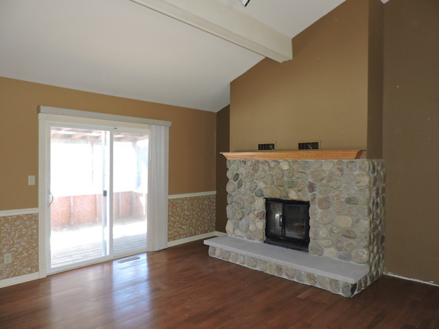 1417 Hillside Ln, Mchenry, IL 60051 photo 2