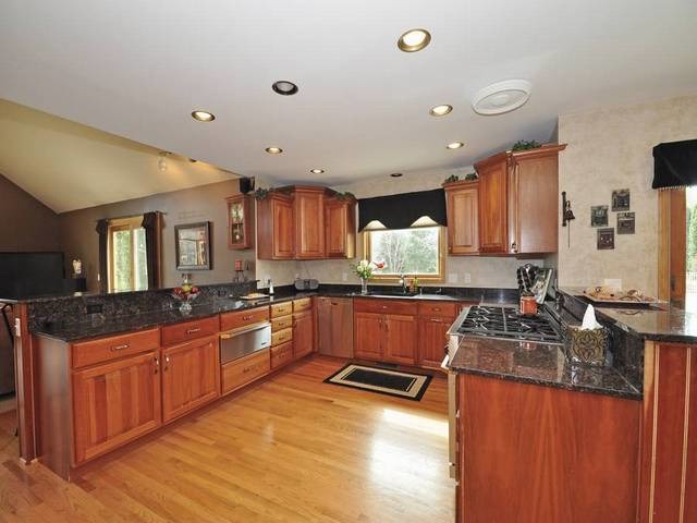 1603 Beech St, Spring Grove, IL 60081 photo 7