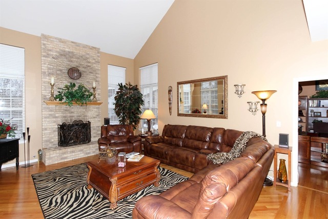1433 Eastgate Ln, Bartlett, IL 60103 photo 4
