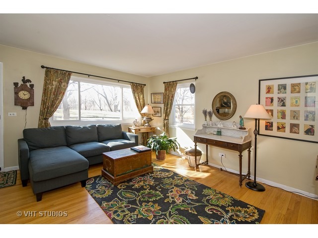 1745 Mcdaniel Ave, Evanston, IL 60201 photo 2
