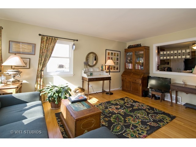 1745 Mcdaniel Ave, Evanston, IL 60201 photo 3