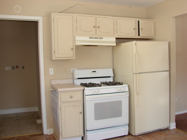 778 E Benton St, Aurora, IL 60505 photo 4