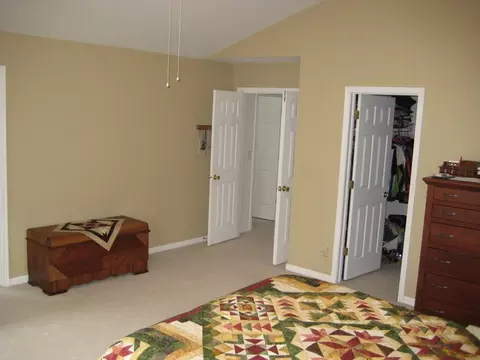 200 Springside Dr, Elgin, IL 60124 photo 17