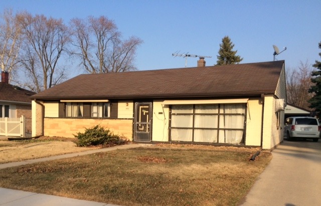 937 E Villa Dr, Des Plaines, IL 60016 photo 1