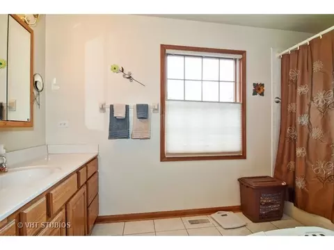 3 N700 Broadview Ave, Addison, IL 60101 photo 10