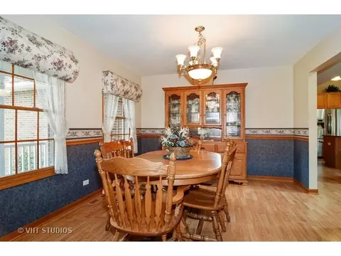 3 N700 Broadview Ave, Addison, IL 60101 photo 6