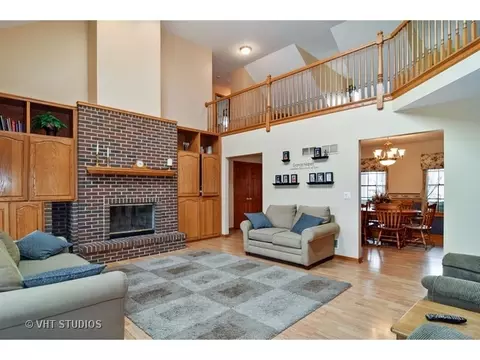 3 N700 Broadview Ave, Addison, IL 60101 photo 2