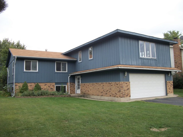 640 Ash St, Algonquin, IL 60102 photo 1
