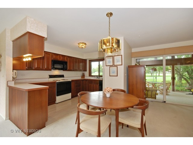 633 Burning Tree Ln, Naperville, IL 60563 photo 4