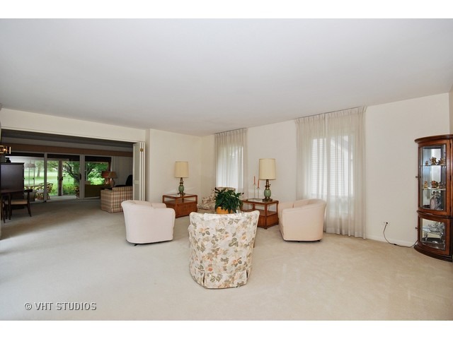 633 Burning Tree Ln, Naperville, IL 60563 photo 3