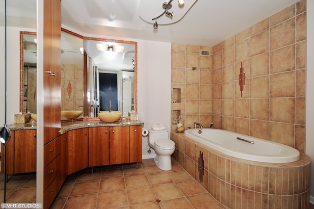 360 E Randolph St #805, Chicago, IL 60601 photo 12