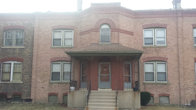 11443 S Champlain Ave, Chicago, IL 60628 photo 1