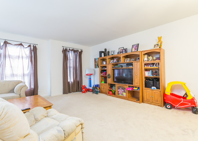 413 N Commerce St, Aurora, IL 60504 photo 4