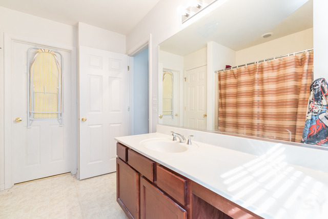 413 N Commerce St, Aurora, IL 60504 photo 7