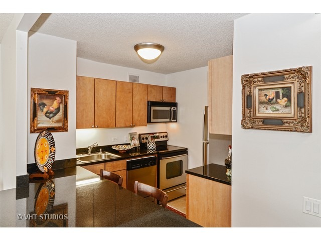 30 E Huron St #1708, Chicago, IL 60611 photo 7