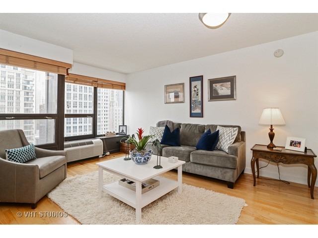 30 E Huron St #1708, Chicago, IL 60611 photo 5