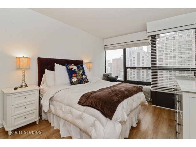 30 E Huron St #1708, Chicago, IL 60611 photo 10