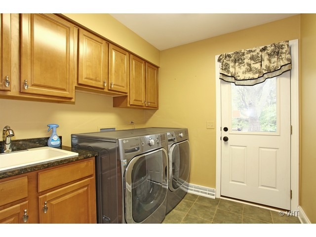 72 Hawkins Cir, Wheaton, IL 60189 photo 20