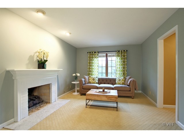 72 Hawkins Cir, Wheaton, IL 60189 photo 13