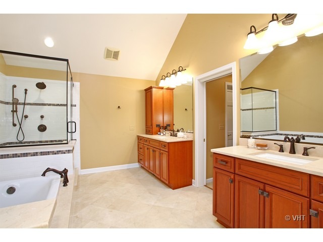 72 Hawkins Cir, Wheaton, IL 60189 photo 12
