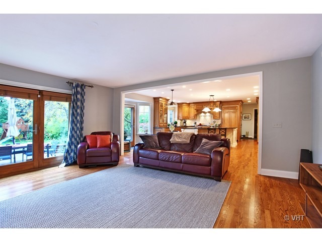72 Hawkins Cir, Wheaton, IL 60189 photo 9