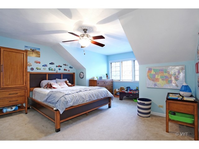 72 Hawkins Cir, Wheaton, IL 60189 photo 16