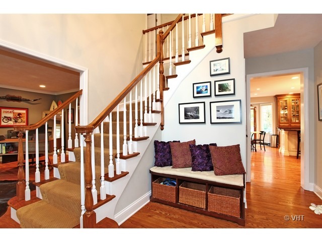 72 Hawkins Cir, Wheaton, IL 60189 photo 2