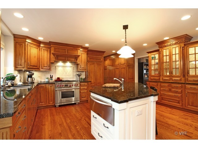 72 Hawkins Cir, Wheaton, IL 60189 photo 4