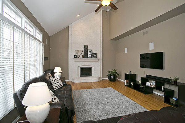 3640 White Eagle Dr, Naperville, IL 60564 photo 9