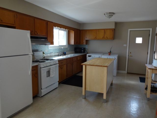 15233 Ridgeway Ave, Midlothian, IL 60445 photo 2