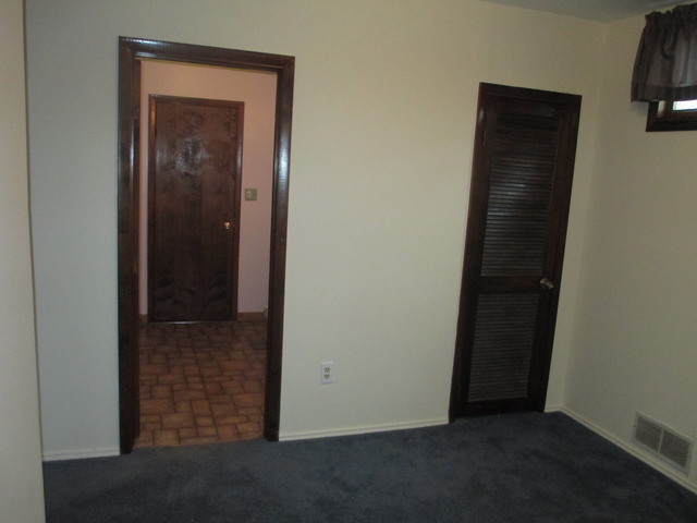 17872 Hickory St, Lansing, IL 60438 photo 17