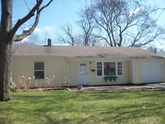 525 Crest St, Wheaton, IL 60187 photo 1