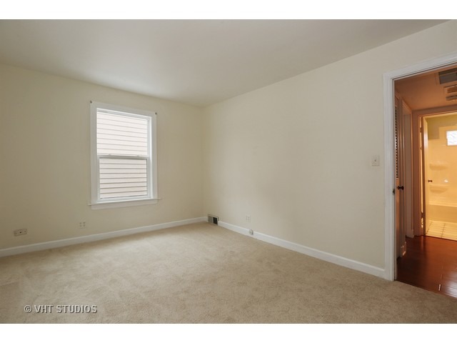 525 Crest St, Wheaton, IL 60187 photo 5