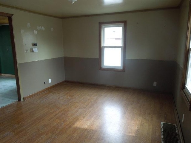 327 Burbank Ave, Woodstock, IL 60098 photo 11