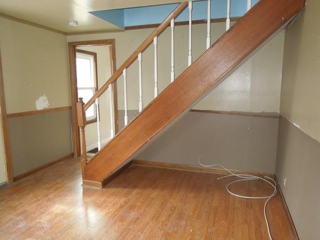 327 Burbank Ave, Woodstock, IL 60098 photo 4