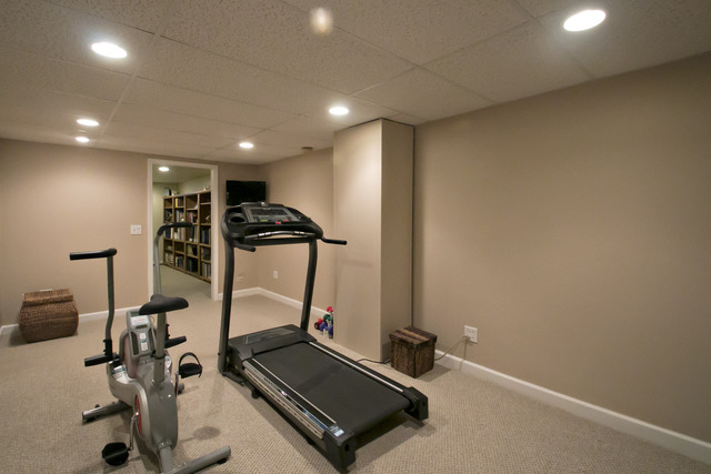 1534 Falcon Dr, Wheaton, IL 60187 photo 22