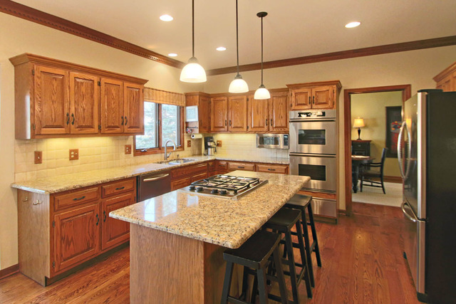 1534 Falcon Dr, Wheaton, IL 60187 photo 6